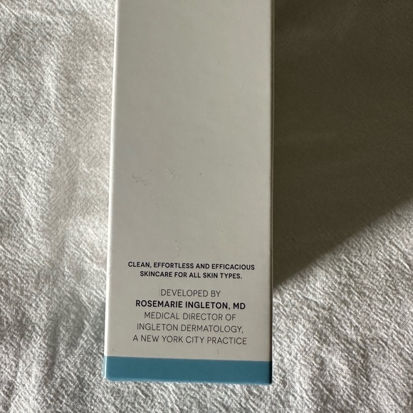 ROSE Ingleton MD Calming Hydration Booster Serum - Picture 3 of 6